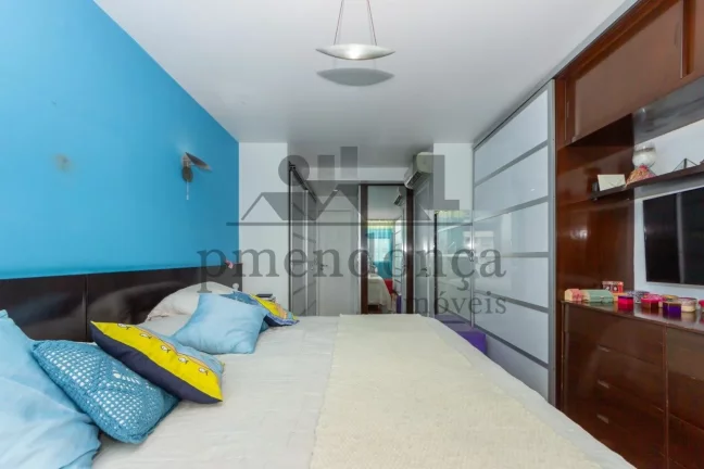 Imagem Charmosa cobertura triplex em Higienópolis, com varanda ampla e agradável.