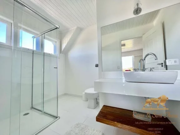 Imagem Linda casa a venda em Condomínio Fechado em Campos do Jordão-SP