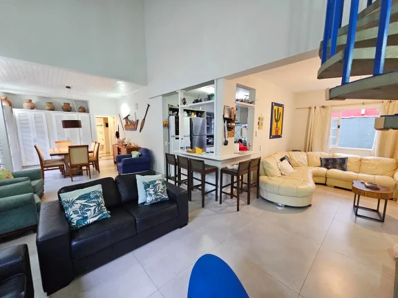Imagem Casa de Luxo à Venda em Riviera de São Lourenço Módulo 26, 5 Quartos, 5 Suítes, 2 Salas e 2 Vagas de Garagem 255,62 m² de Área