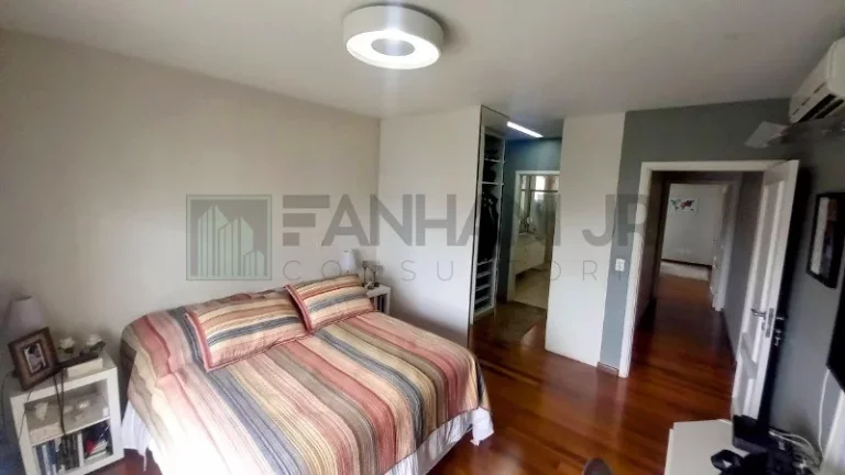 Imagem Luxuoso Apartamento de 4 Quartos no Jardim Paulista com Suítes, 3 Salas e 4 Vagas de Garagem - São Paulo-SP