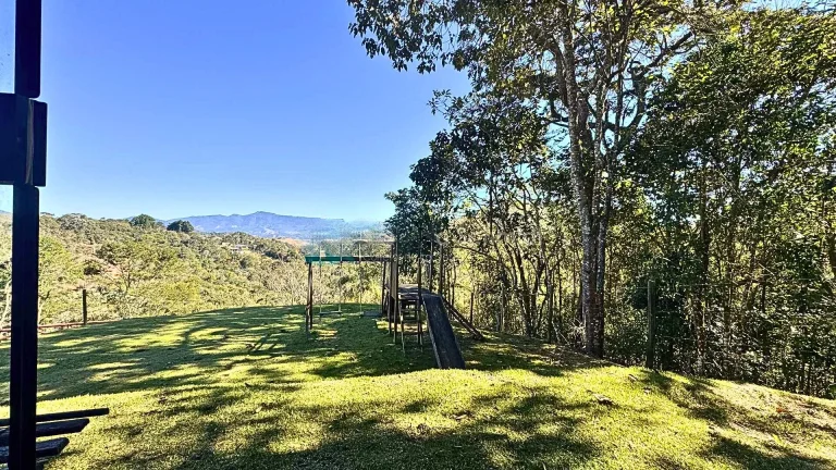 Imagem Entrou, Viveu: A Praticidade de uma Casa Pronta na Mantiqueira