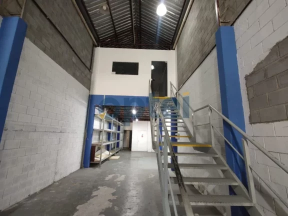 Imagem EXCELENTE GALPÃO DE 390 M², COM MEZANINO, PARA LOCAÇÃO NO RUDGE RAMOS EM SÃO BERNARDO DO CAMPO