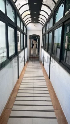 Imagem Venha conhecer esta magnífica casa disponível para aluguel, localizada no desejado bairro Jardim América, em São Paulo. Com uma área total de 1215m² e