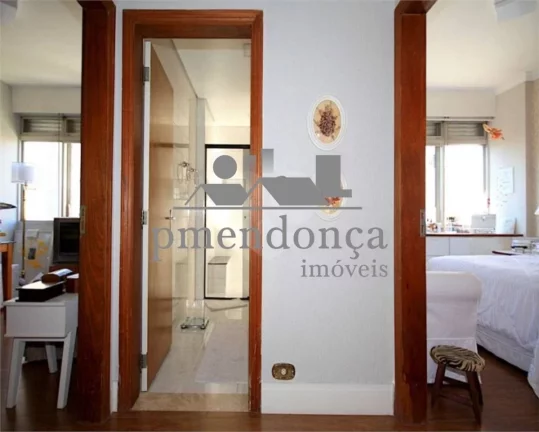 Imagem Apartamento em Pinheiros com 4 quartos sendo 2 suítes e 3 vagas, 253 m2