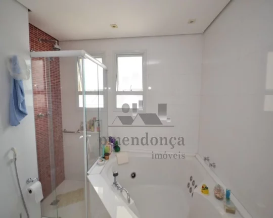 Imagem Venha se encantar com este maravilhoso apartamento em andar alto, decorado com muito bom gosto e sof...