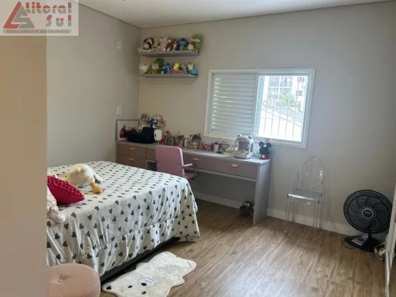 Imagem Casa à venda em Praia Grande-SP, bairro Tupi, 3 quartos, 3 suítes, 1 sala, 3 banheiros, 4 vagas, 230m².