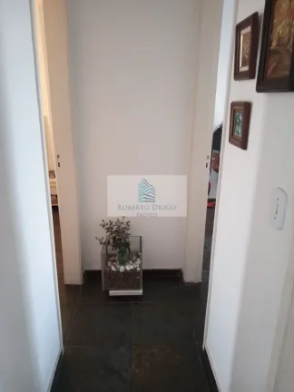 Imagem Apartamento à venda no Centro de São Gonçalo-RJ: 2 quartos, sala, banheiro, 1 vaga de garagem - 60m² de área.