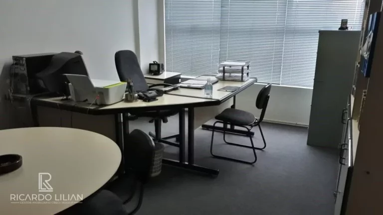 Imagem Sala comercial com 30 m² mobiliada e com uma vaga de garagem proximo ao metro Largo Treze