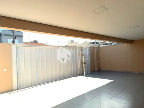 Imagem CASA À VENDA, COM 190M² 3 DORMS (1 SUÍTE) 5 VAGAS, PISCINA, CHURRASQUEIRA - RESIDENCIAL CALIFÓRNIA GARDEN, SÃO SEBASTIÃO DO PARAÍSO, MG