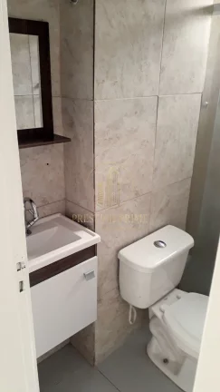 Imagem Descubra este lindo apartamento reformado, claro e arejado. Em andar alto, com posição frontal e s...