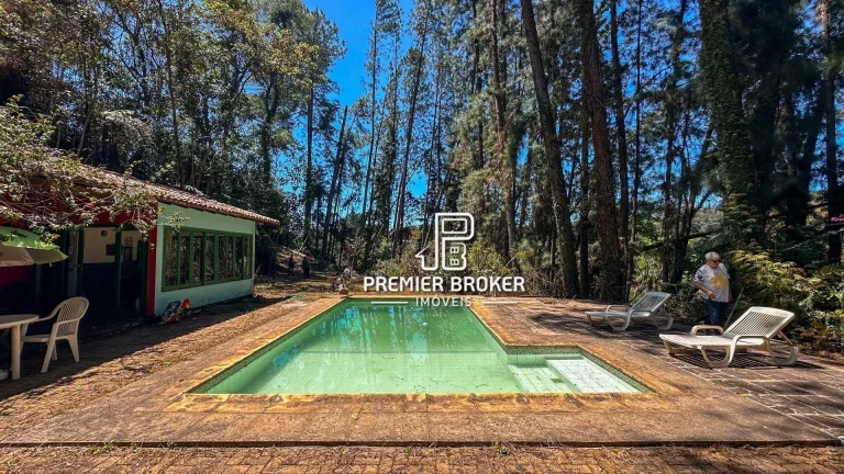 Imagem Casa com 4 dormitórios à venda, 230 m² por R$ 690.000,00 - Zona Rural - Teresópolis/RJ