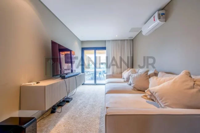 Imagem Imperdível oportunidade: Casa à venda em São Paulo-SP, Vila Nova Conceição, 4 quartos, 3 suítes, 3 salas, 5 banheiros, 2 vagas, 290m².