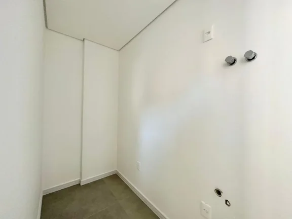 Imagem Casa 4 Dormitórios - Bairro Navegantes