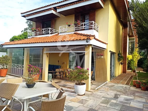 Imagem Linda Casa com Piscina