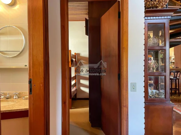Imagem Apartamento à venda em Campos do Jordão – Com 05 dormitórios e 03 suítes