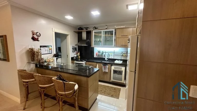 Imagem Apartamento Mobiliado, 03 quartos c/suíte, 02 vagas, beira-mar Praia Central em Itapema SC