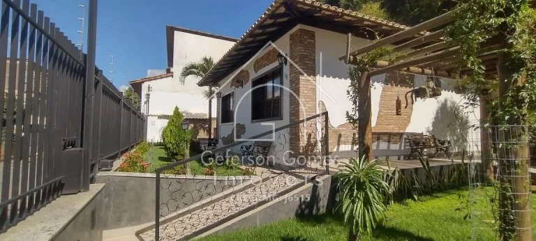 Imagem Casa à venda - Com 03 Suítes - Centro - Mantena - MG