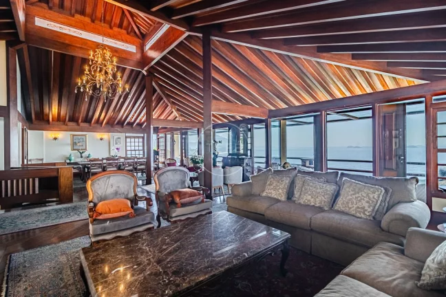 Imagem CASA com VISTA MAR de ALTO PADRÃO - 4 SUÍTES - 522m²