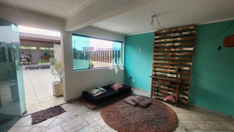 Imagem Casa Duplex na Vila São Jorge, São Vicente – Ampla, Confortável - 3 dormitórios, sendo uma suíte
