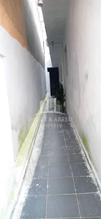 Imagem Casa com Escritura, 2 Dormitórios 1 Banheiro, 1 Vaga, Quintal grande, 2 Cômodos pequenos, Lavanderia, no Jardim Zaíra 3, Mauá-SP