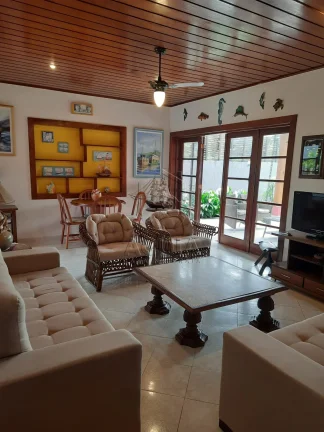 Imagem Linda casa no condomínio Pedra Verde a 150 metros da praia do Lázaro em Ubatuba!