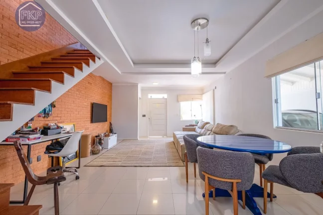 Imagem Casa Geminada 3 suítes!