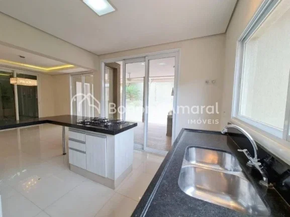 Imagem Casa à venda no condomínio Swiss Park. 3 quartos e 3 suítes, 220m²
