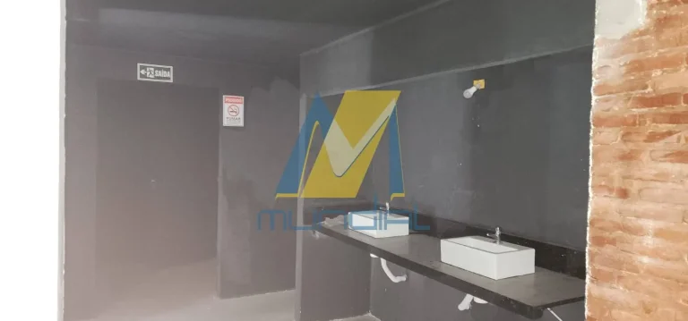 Imagem Casa Comercial Ampla com 7 Vagas, Salão e Estrutura Completa
