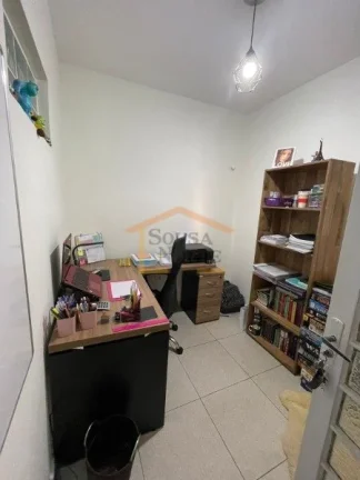 Imagem 1ª casa: 2 quartos, sala, cozinha, banheiro, lavanderia
1 vaga na garagem, 144m².

2ª casa: 2 qua...