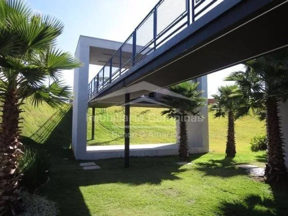 Imagem Em um dos condomínios mais cobiçados da região, este terreno oferece mais de 500m² com leve decl...