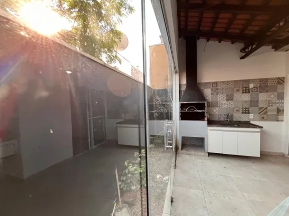 Imagem Casa em Condomínio para Venda em Cuiabá / MT no bairro Jardim Imperial