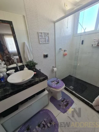 Imagem Apartamento 131 m²: 3 quartos, 2 vagas, varanda. Bairro tranquilo e área de lazer.