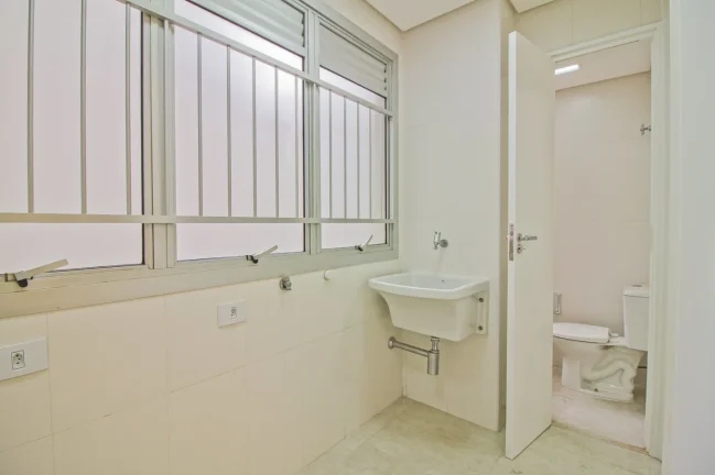 Imagem Apartamento Reformado 97M², 2Q, 1 Suíte, 2 Banheiros, 1 Vaga, Playground, Salão de Festas.