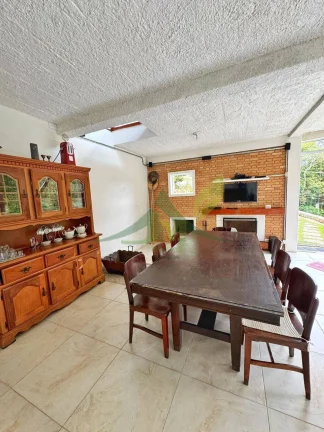 Imagem Linda casa de vidro à venda no Clube da Montanha, em Atibaia