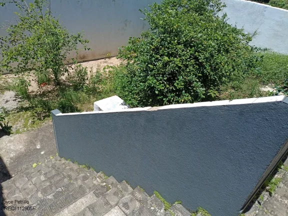 Imagem Oportunidade Única de Investimento! Salão Comercial + Apartamento Residencial à Venda em Peruíbe. Bem Pertinho do Mar.