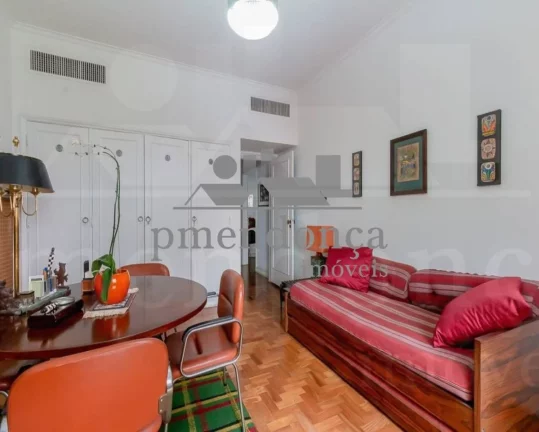 Imagem Excelente apartamento com 400m² em Higienópolis com piso de tacos, repleto de armários.
