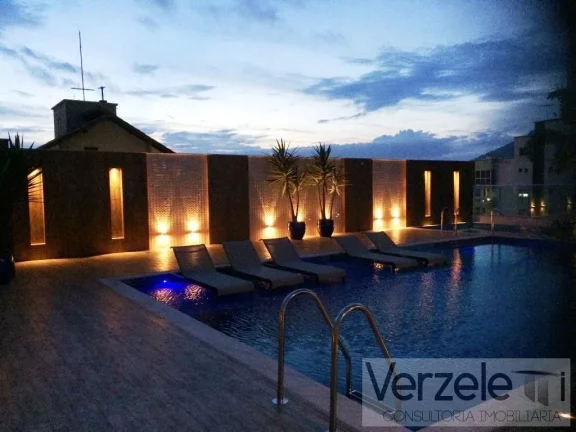 Imagem Apartamento 4 ou + dormitórios para Venda em Balneário Camboriú / SC no bairro Centro