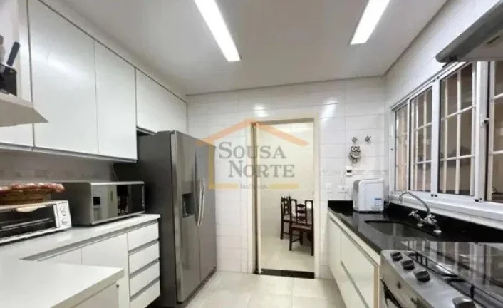 Imagem Sobrado residencial semi isolado, com 3 dormitórios, sendo 1 suite, sala de estar, sala de jantar, ...