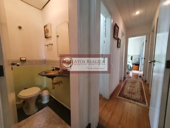 Imagem Vendo SUPER Apartamento na região do Morumbi, um excelente imóvel de 211m², com 3 Dormitorios grandes, sendo 1 Suíte com varanda, Sala de estar e Jantar, Cozinha, Lavanderia com dependência de empregada, banho Social e Lavabo, 3 vagas de garagem cobertas,