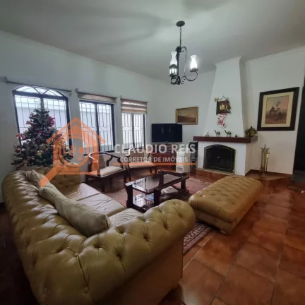 Imagem Sobrado com 3 Quartos à venda, 195m² - Campo Grande