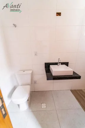 Imagem Casa sobreposta à venda no Campo Grande em Santos – 3 suítes, 4 vagas – R$ 1.300.000