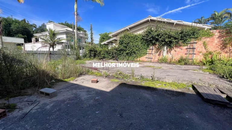 Imagem Terreno a venda no Condomínio Residencial Ariribá com 325 m² em Balneário Camboriú