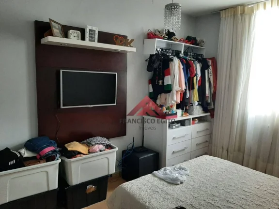 Imagem Apartamento no Fonseca na João Brasil,próximo a Alameda São Boa Ventura,com varanda,sala ,dois quartos,dependencia foi revertida para escritório