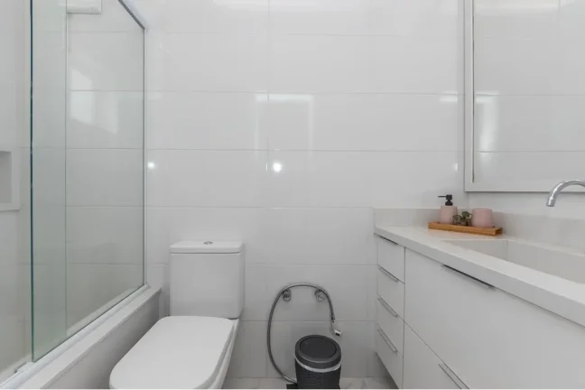 Imagem Imperdível oportunidade: Casa à venda em São Paulo-SP, no bairro Planalto Paulista, com 4 quartos, 2 suítes, 4 banheiros, 4 vagas de garagem e 319m².