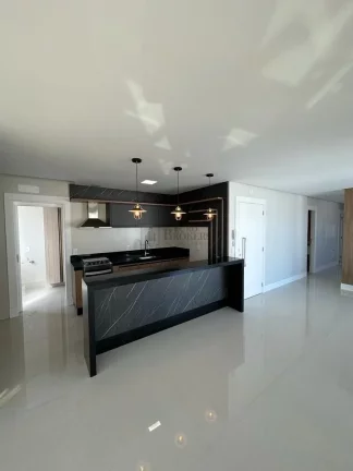 Imagem Apartamento Quadra Mar com 3 suítes à venda no Centro de Balneário Camboriú/SC