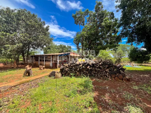 Imagem Chácara à venda em Brazlândia: 40.000m², 5 quartos, 3 banheiros, área rural. Oportunidade por R$900.000!