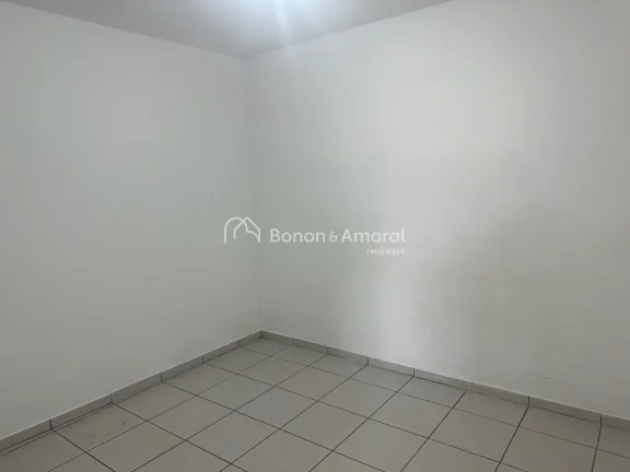 Imagem Casa para locação no bairro Taquaral em Campinas/SP. Na parte superior, living para 2 ambientes, 3...