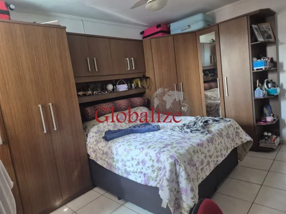 Imagem Apartamento com 2 Dormitórios e vaga demarcada à venda no Gonzaga por R$380.000,00.