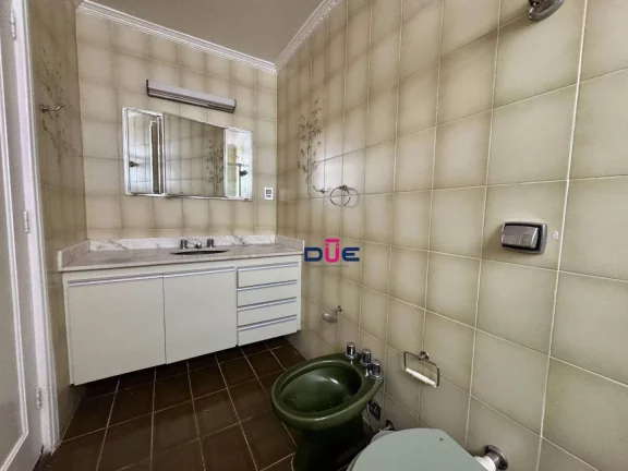 Imagem Apartamento com 3 dormitórios sendo 1 suite e dep completa deempragada na quadra da praia à venda, 137 m² por R$ 790.000 - Gonzaga - Santos/SP