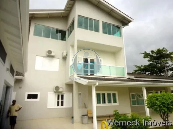 Imagem Imperdível Casa à Venda em Ubatuba-SP - 4 quartos, 4 suítes, 6 banheiros, 4 vagas de garagem - Bairro Itaguá - 540m² de área